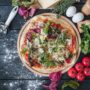 Zioła do domowej pizzy. Jak uprawiać bazylię, oregano i rozmaryn w donicach?